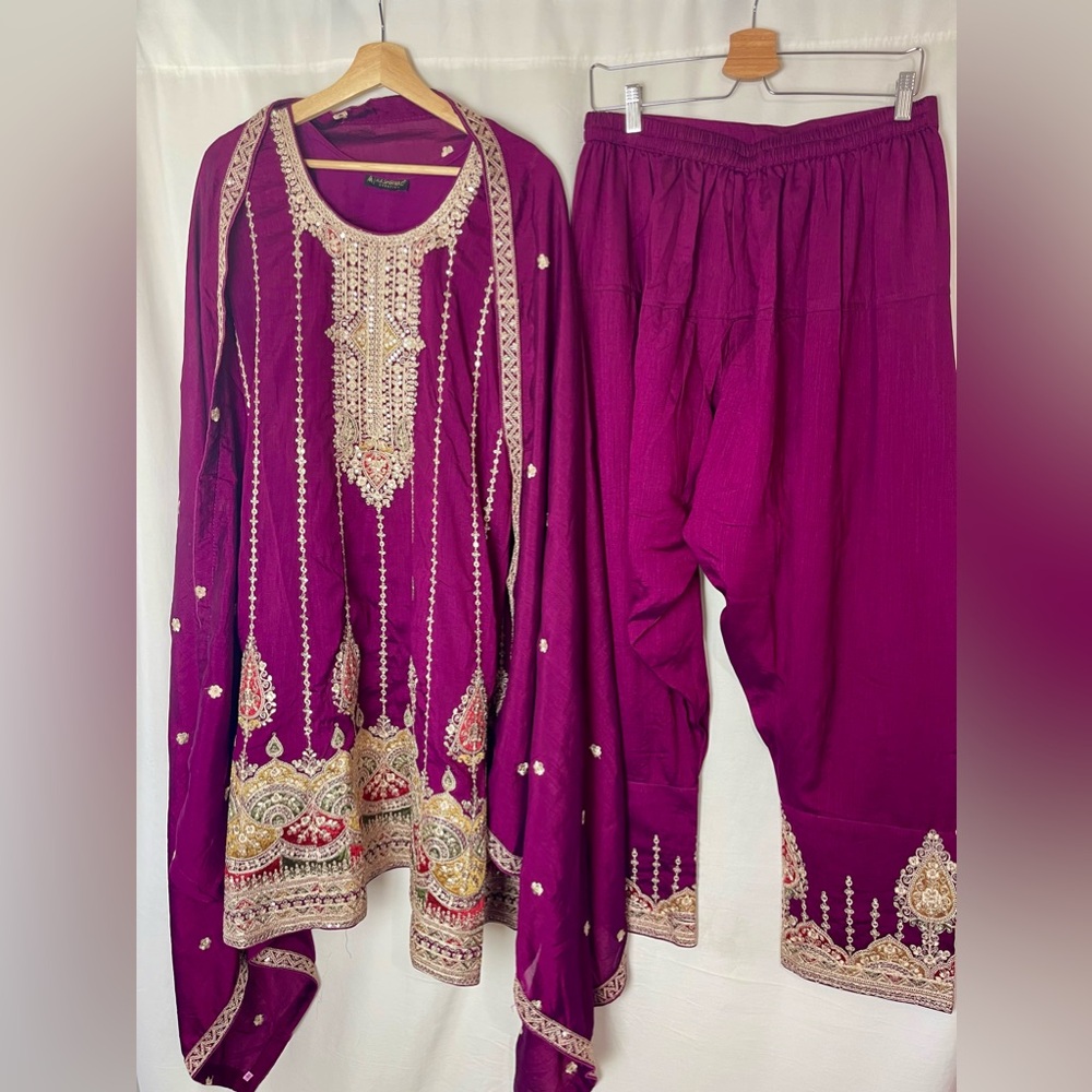 Sale 🫶3 pic Silk embroidery salwar Kameez Wine Sequins 2Xl 44 New